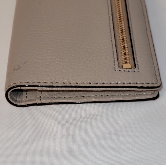 Kate Spade Bifold Wallet Beige Pebbled Leather - Picture 6 of 10